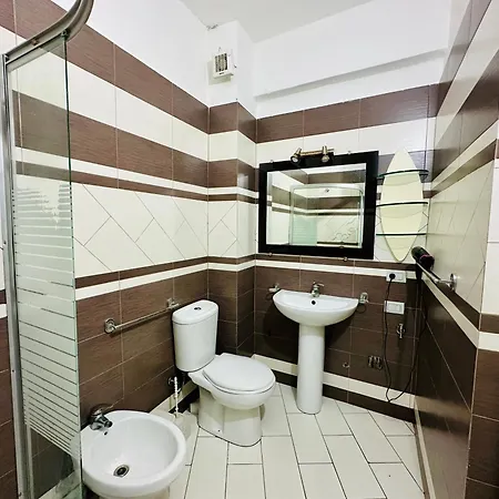 Aron Apartmán